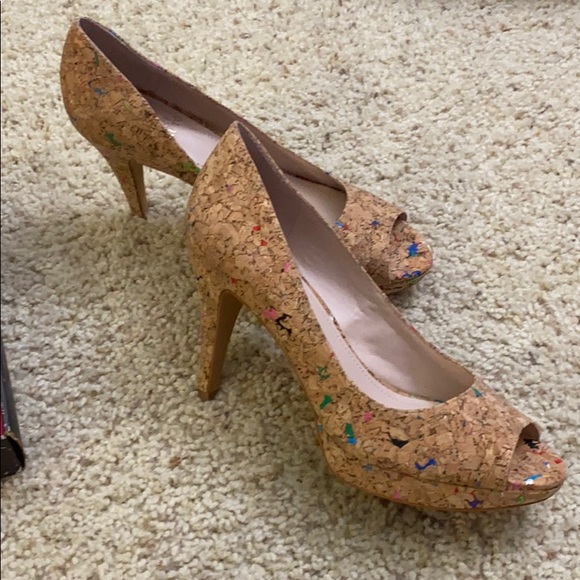 Shoes - Picture 5 of 6